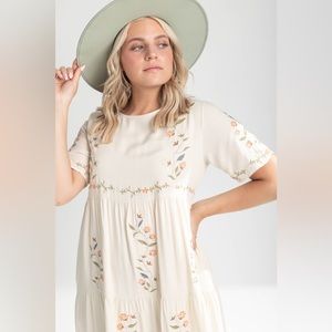 Piper & Scoot - The Sedona Embroidered Midi Dress in Cream, size large